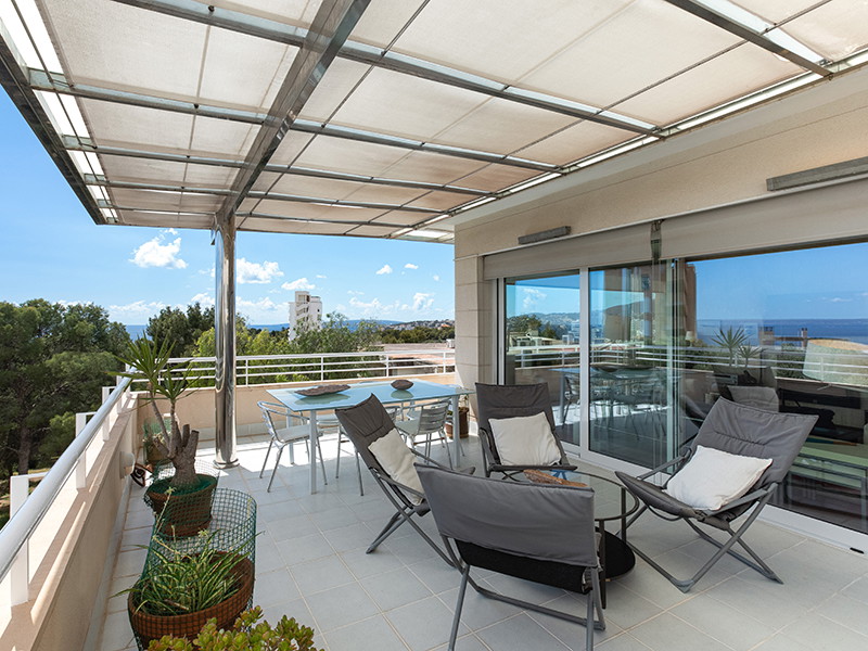 Unique penthouse with sea views in Bonanova