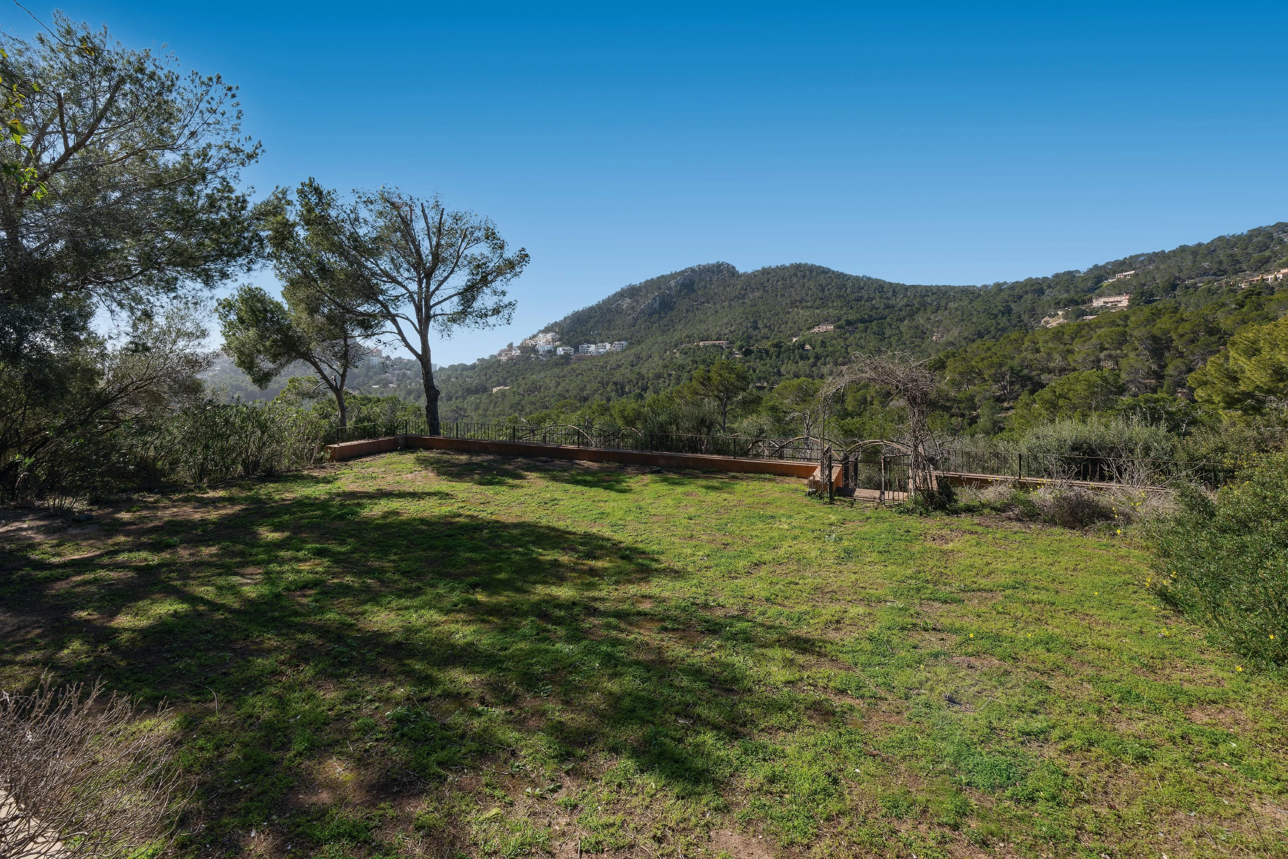Vila amb vista al port i projecte aprovat per a un nou habitatge-16