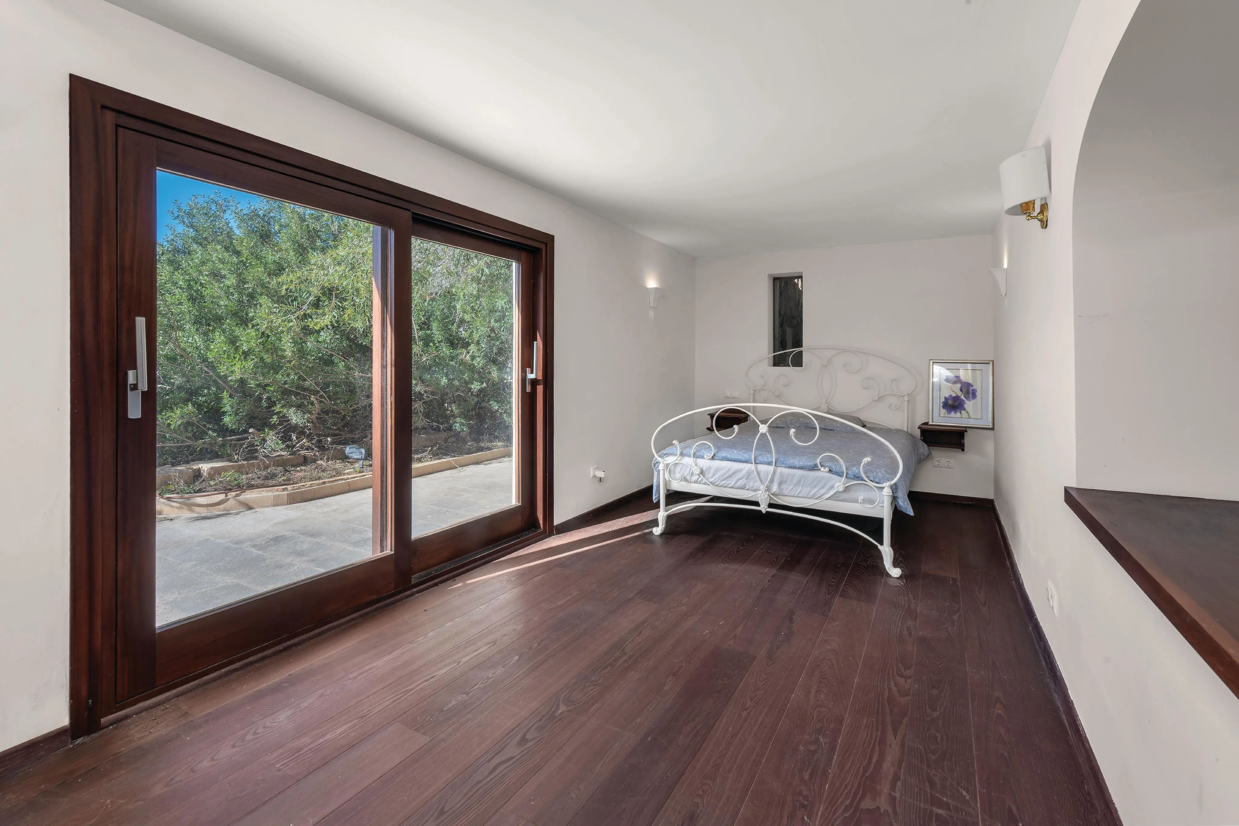 Villa med utsikt över hamnen och godkänt nybyggnadsprojekt-28