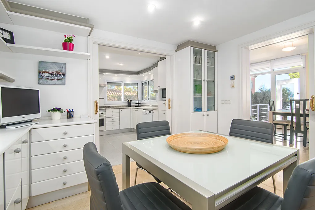 Indrukwekkende villa aan zee in Bahia Azul-5