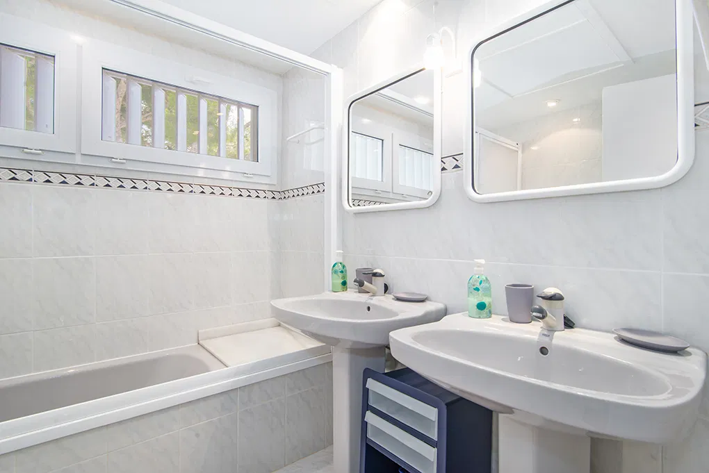 Modern frontline villa with vacation rental license-11