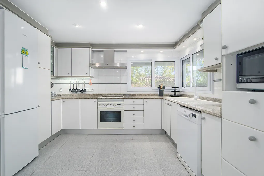 Imponująca willa w pierwszej linii brzegowej w Bahia Azul-6