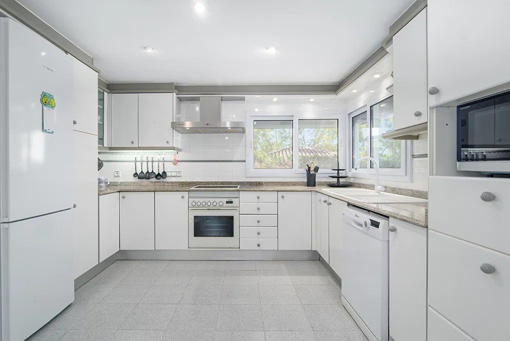 Modern frontline villa with vacation rental license-6