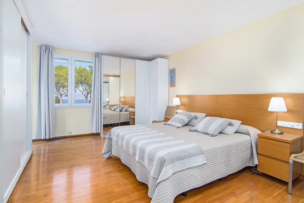 Modern frontline villa with vacation rental license-8