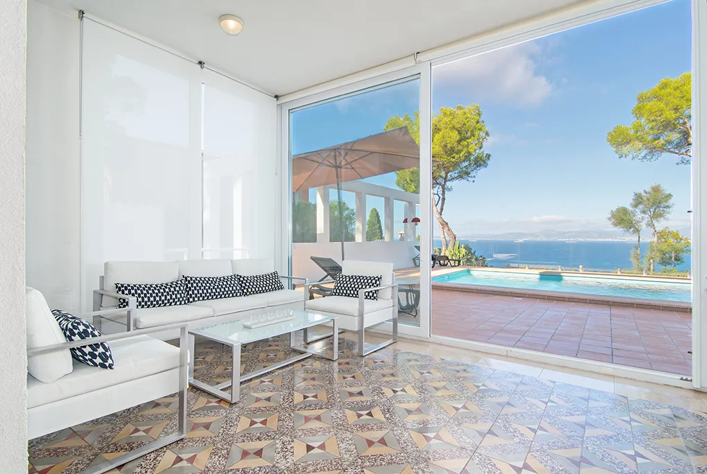 Impresionante villa en primera línea de mar-3