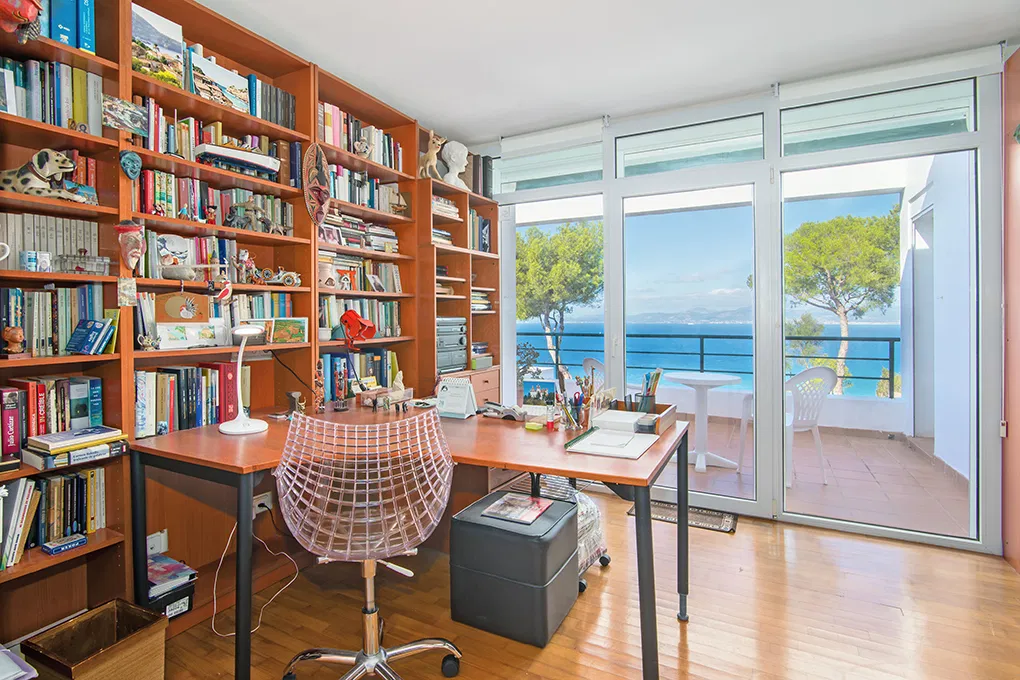 Modern frontline villa with vacation rental license-13