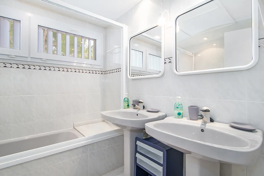 Indrukwekkende villa aan zee in Bahia Azul-12