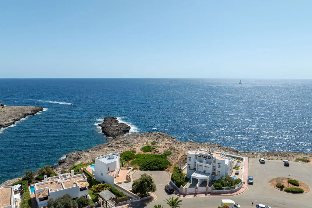 Terreno edificable en primera línea de mar-9