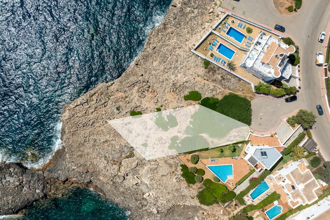 Terreno edificable en primera línea de mar-3