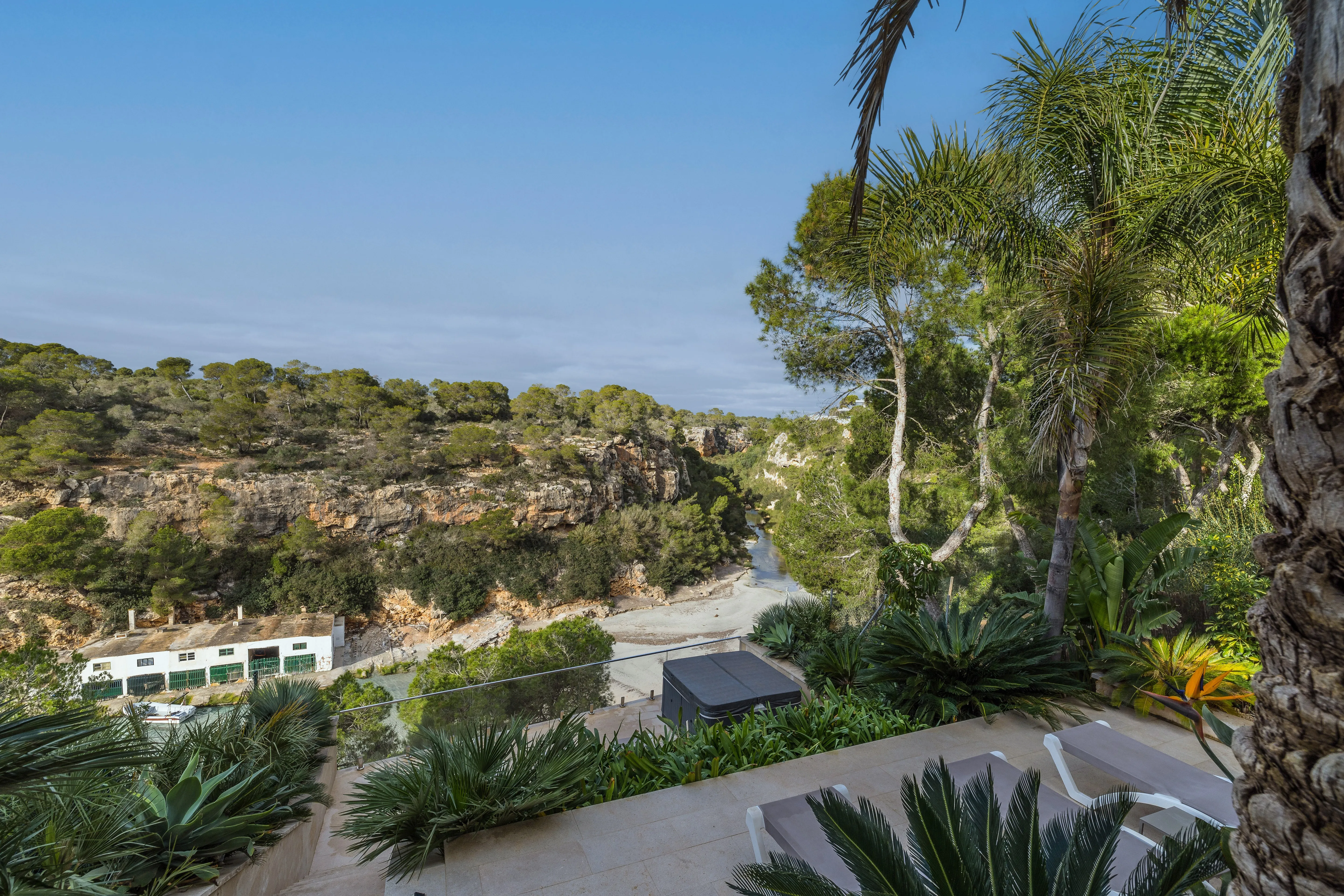 Preuós xalet amb vista al mar i ETV-15