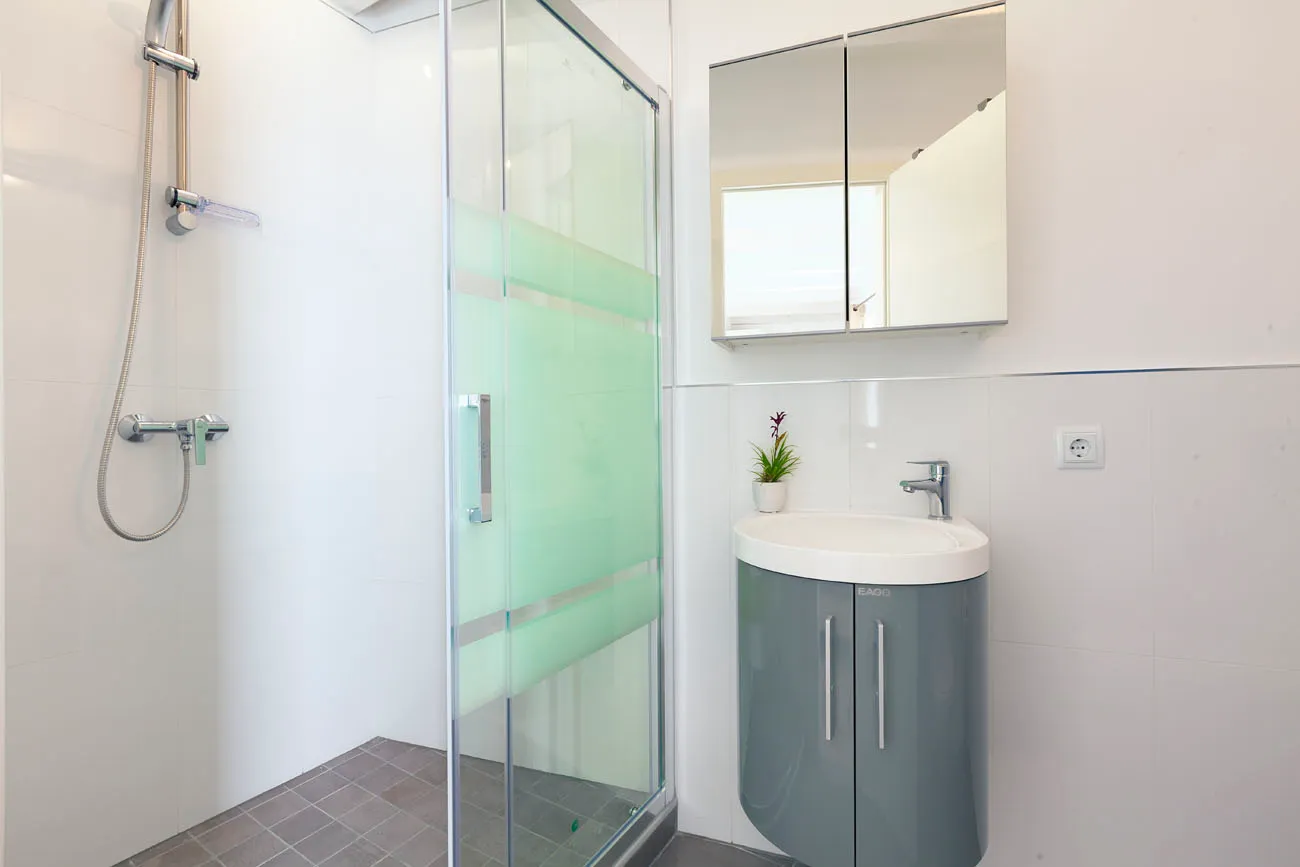 Exclusive and very quiet apartment close to Paseo Borne-7