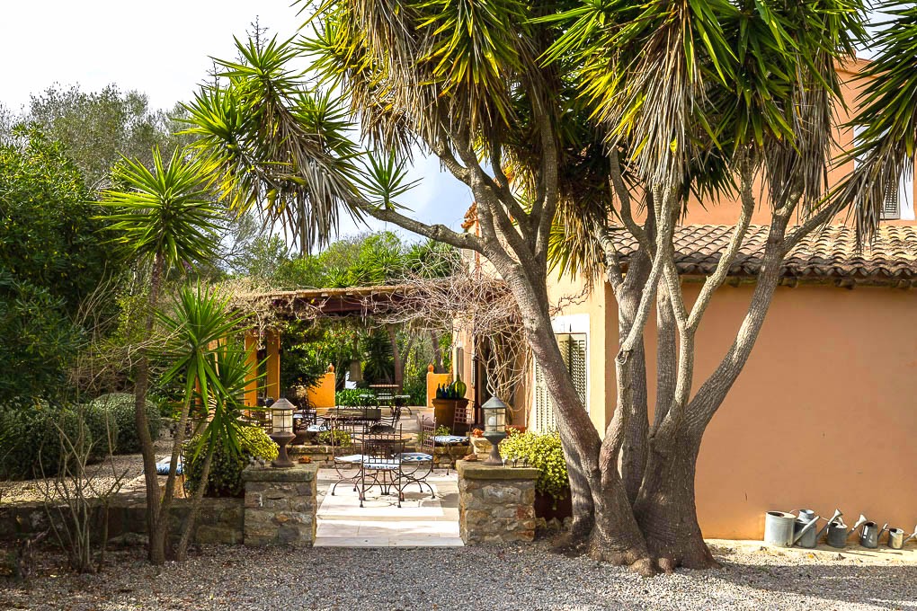 Beautiful finca with a wonderful garden-11