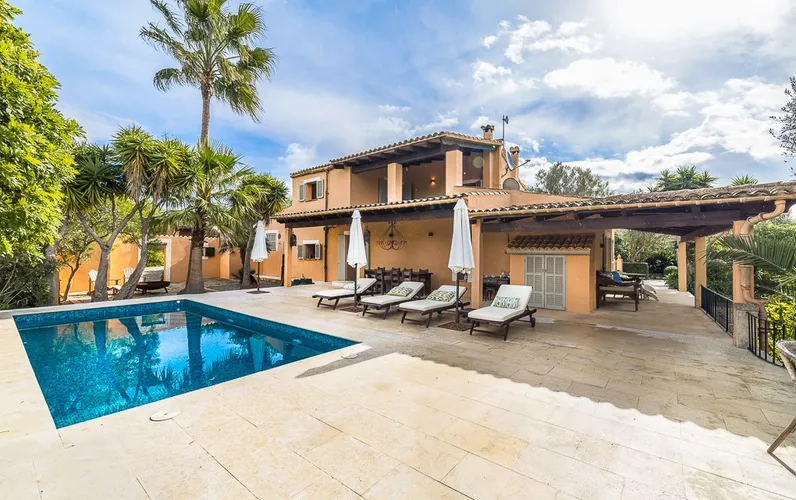 Красивая финка с прекрасным садом недалеко от Манакора