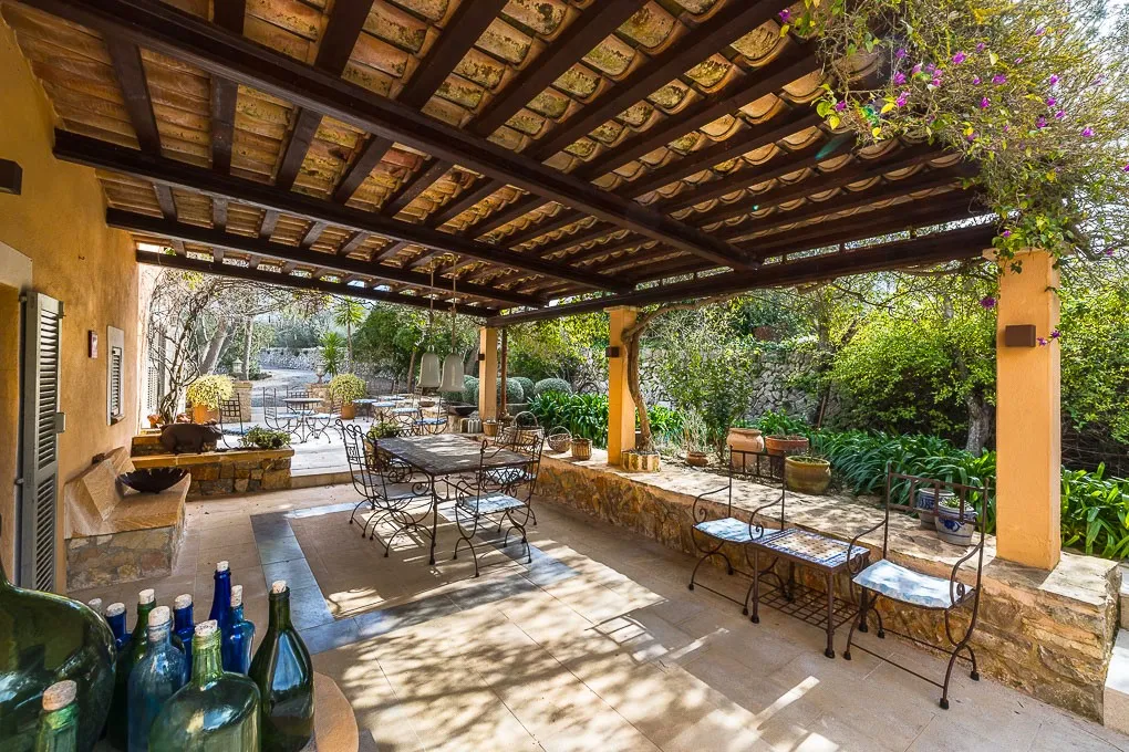 Beautiful finca with a wonderful garden-12