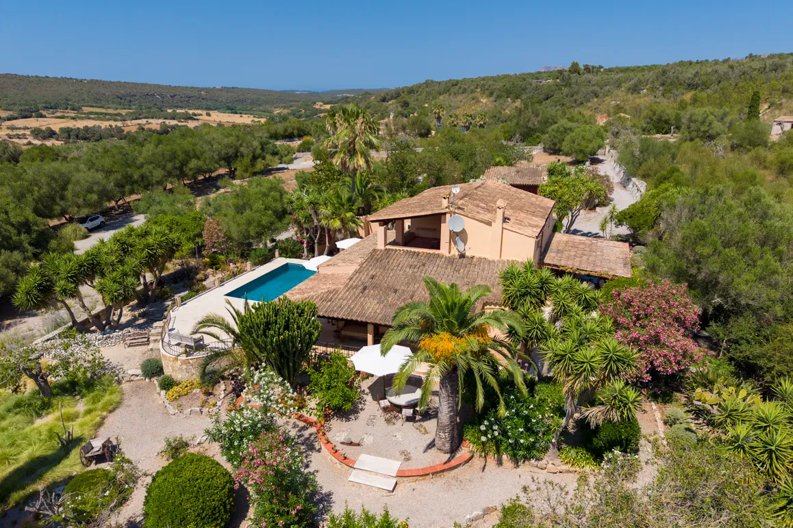 Beautiful finca with a wonderful garden-4