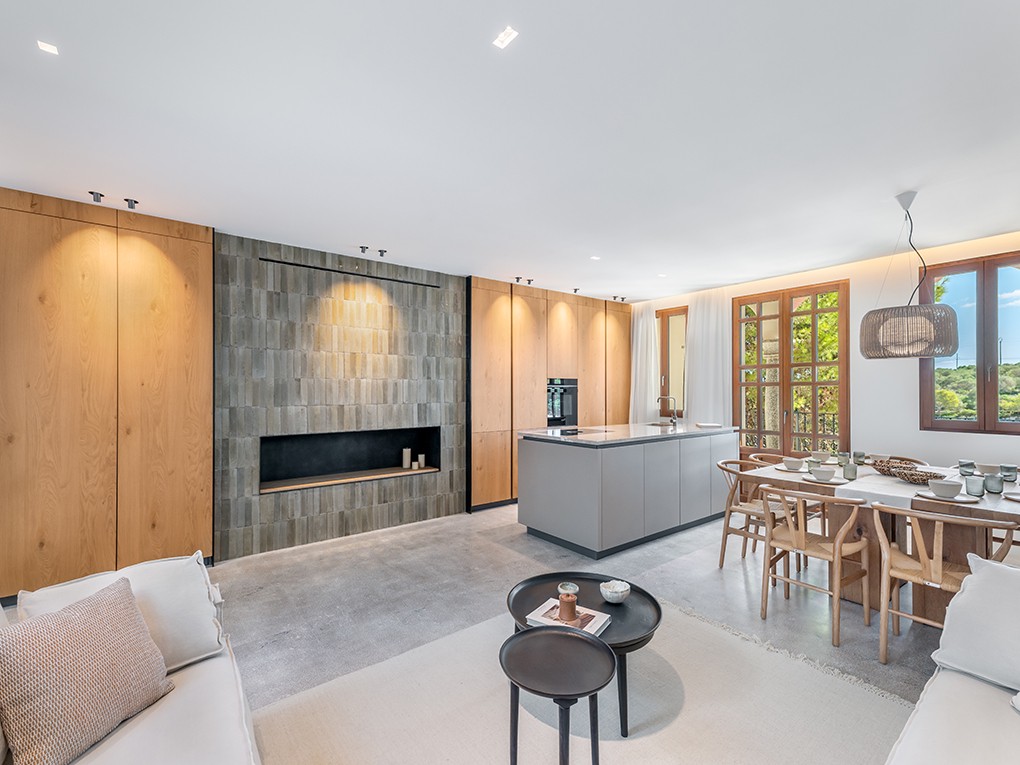 Beautiful historical house right by the port of Porto Colom-4
