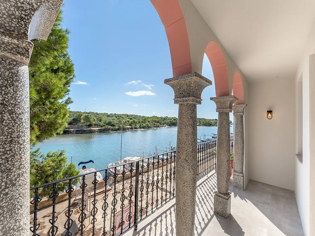 Beautiful historical house right by the port of Porto Colom-1