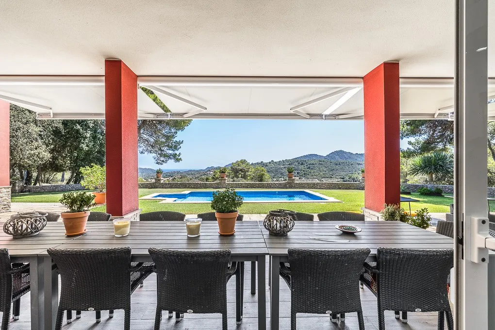 Casa de campo con establos y vistas al mar-1