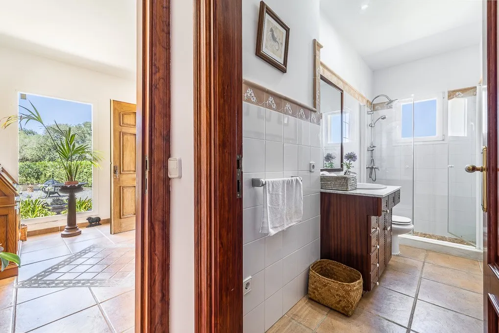 Casa de campo con establos y vistas al mar-7