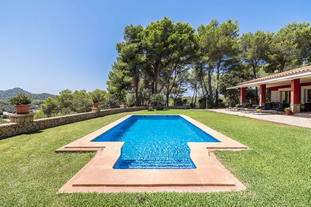 Casa de campo con establos y vistas al mar-12