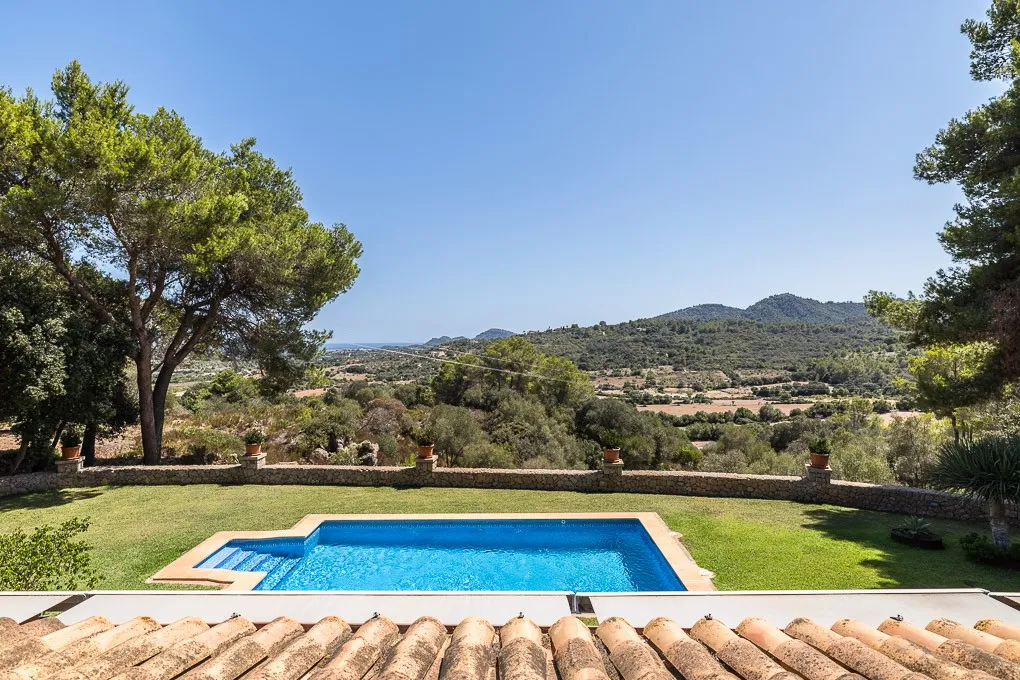 Casa de campo con establos y vistas al mar-11