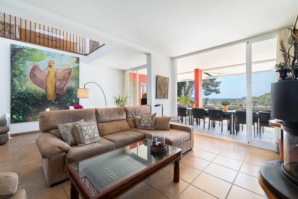 Casa de campo con establos y vistas al mar-4