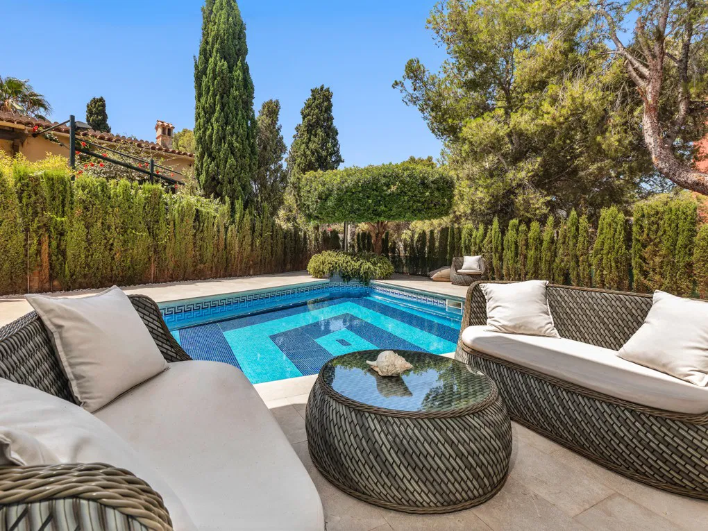 Beautiful villa close to restaurants and schools in Portals Nous-2