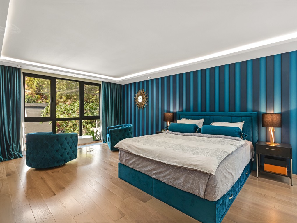 Beautiful villa close to restaurants and schools in Portals Nous-6