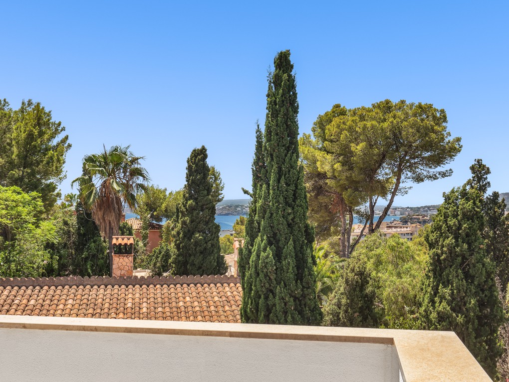 Beautiful villa close to restaurants and schools in Portals Nous-15