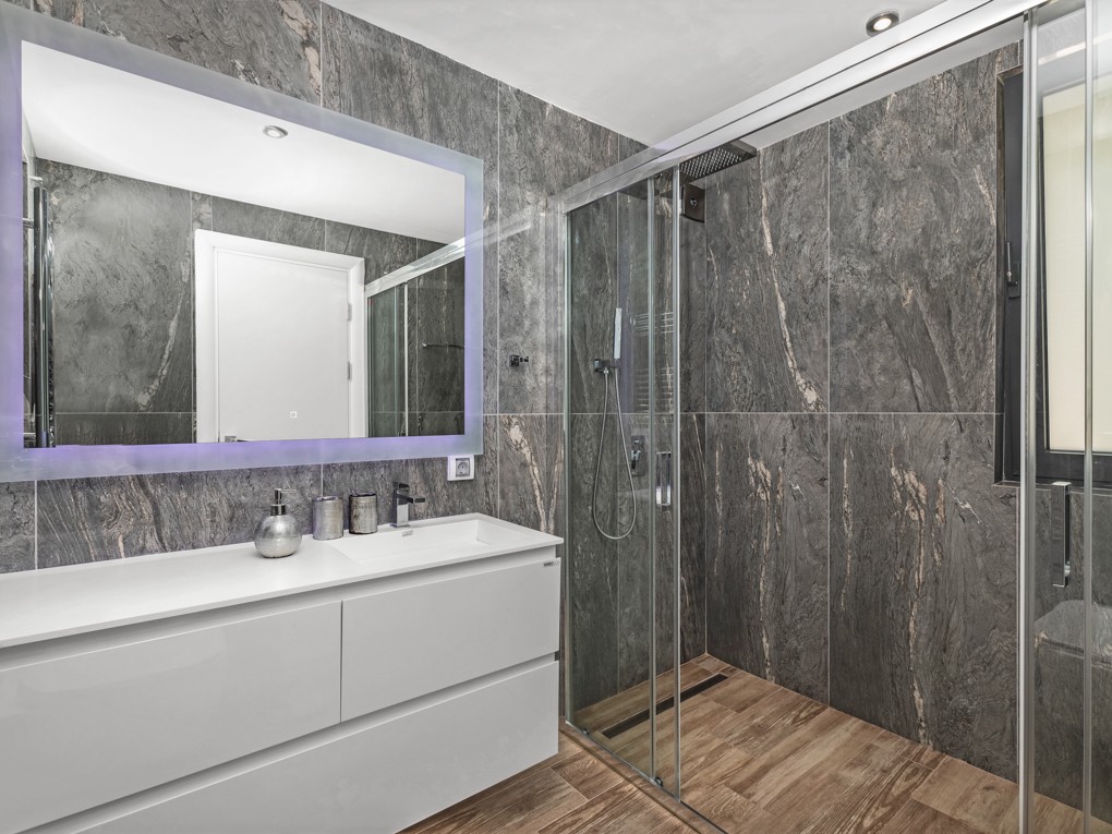 Beautiful villa close to restaurants and schools in Portals Nous-11