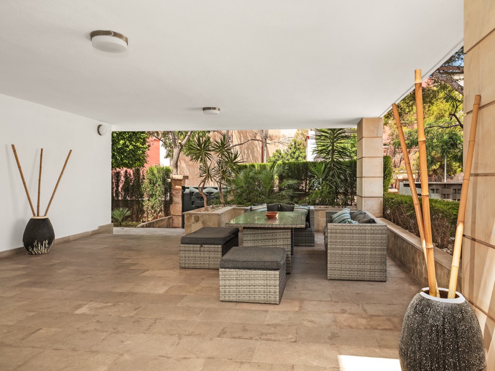 Beautiful villa close to restaurants and schools in Portals Nous-14