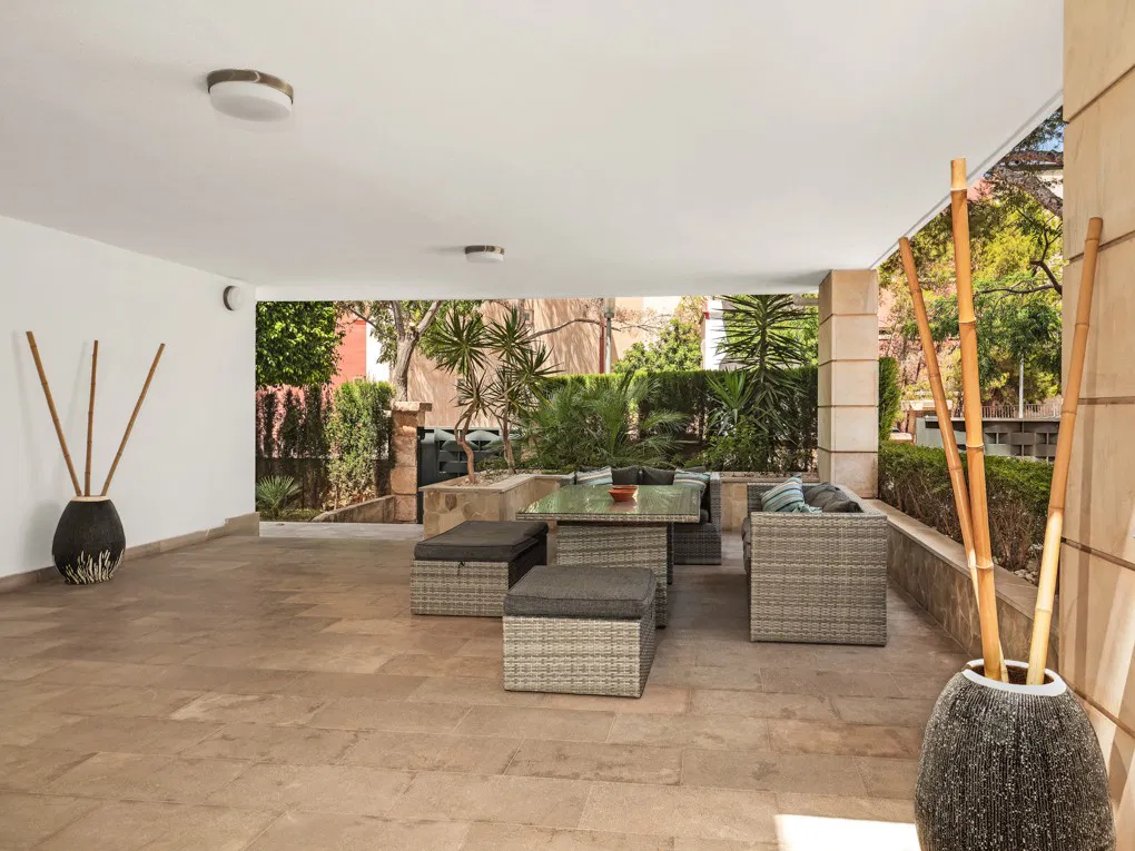 Beautiful villa close to restaurants and schools in Portals Nous-14