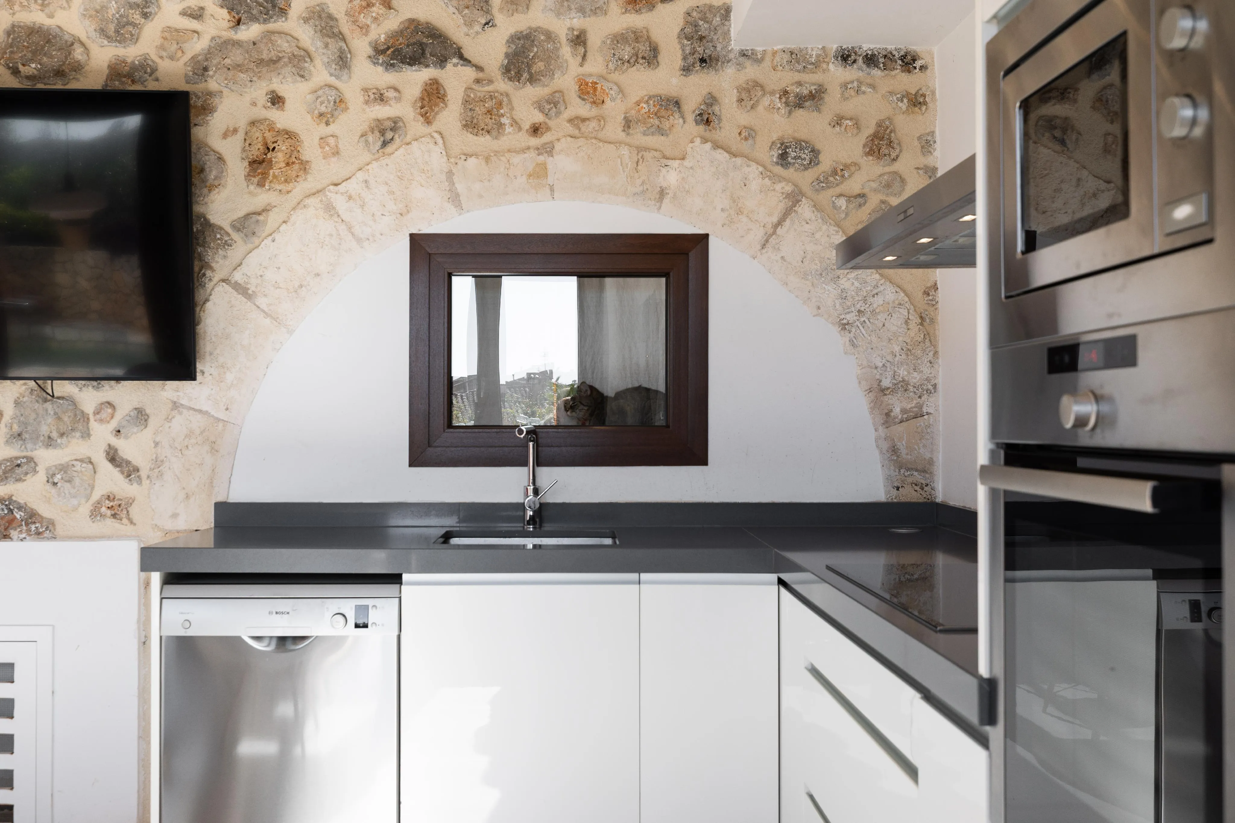 Urocza kamienica w Caimari-7