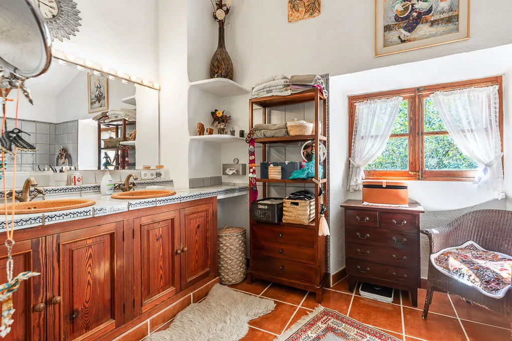 Stunning property with lots of charme in Algaida-13