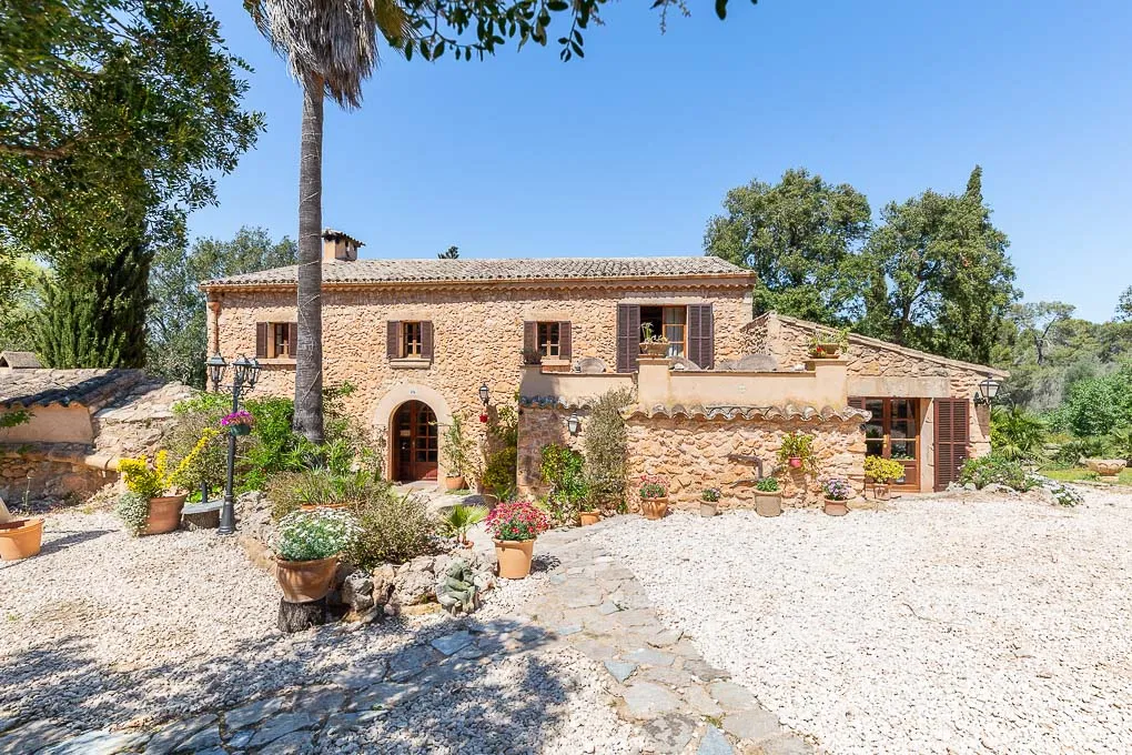 Stunning property with lots of charme in Algaida-3