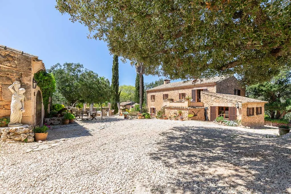 Fantastisk ejendom med masser af charme i Algaida-1