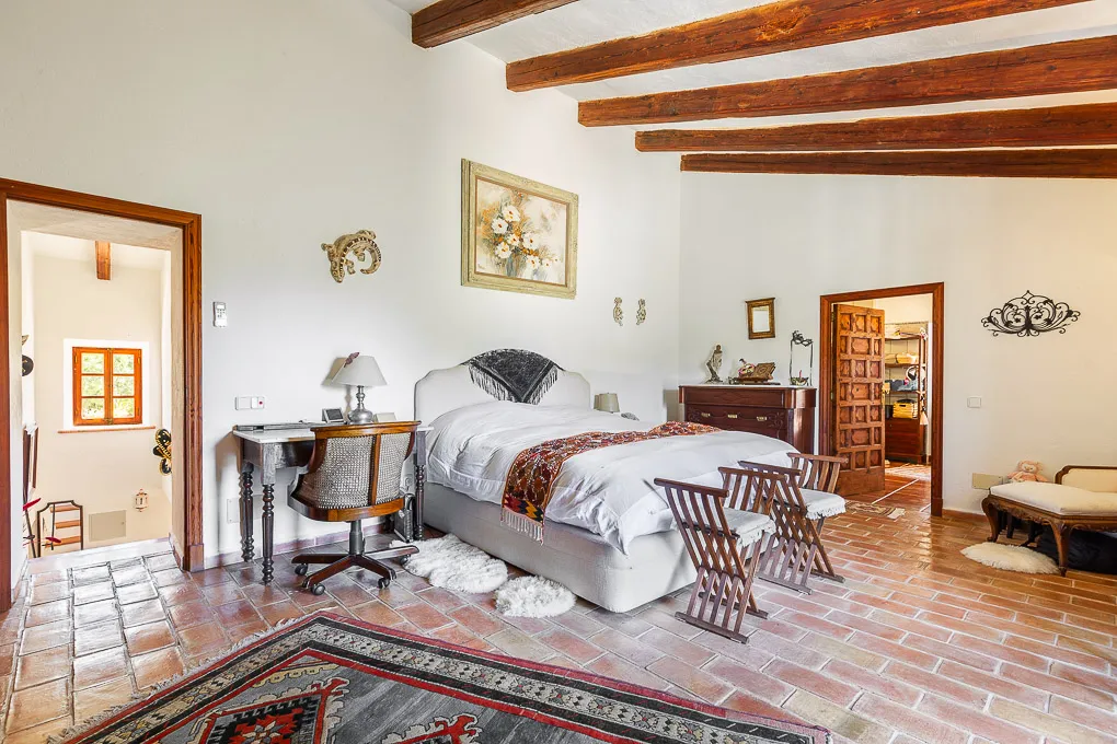 Stunning property with lots of charme in Algaida-12