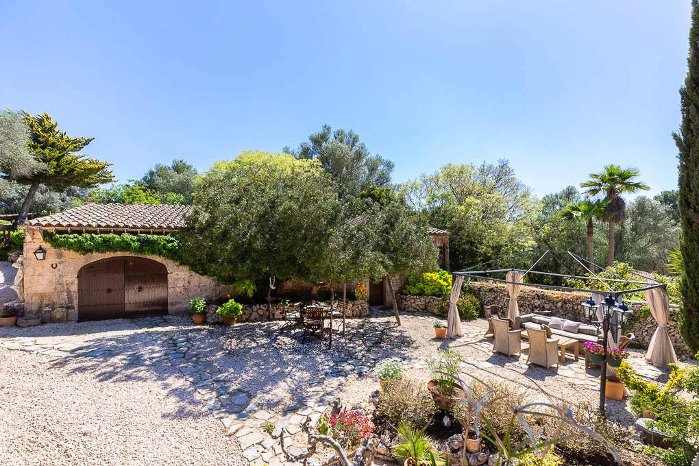 Stunning property with lots of charme in Algaida-21