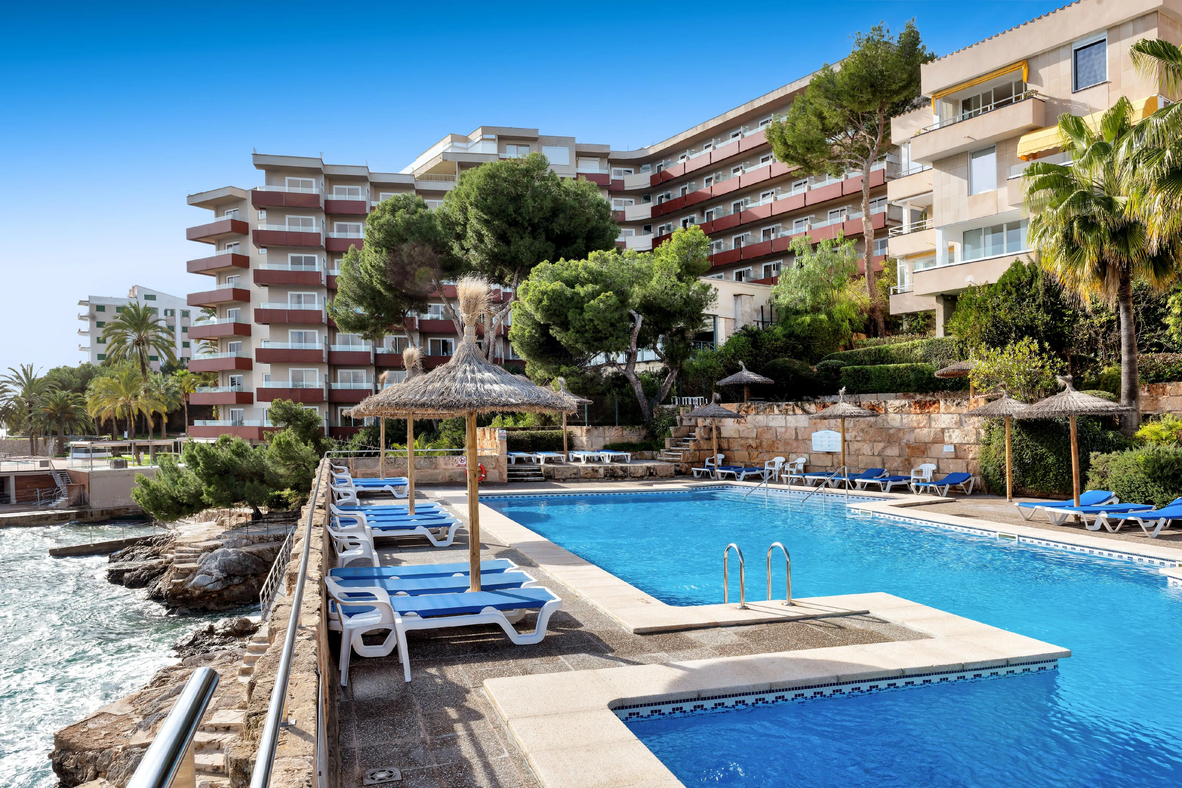 Seaview Apartment in Illetas-15