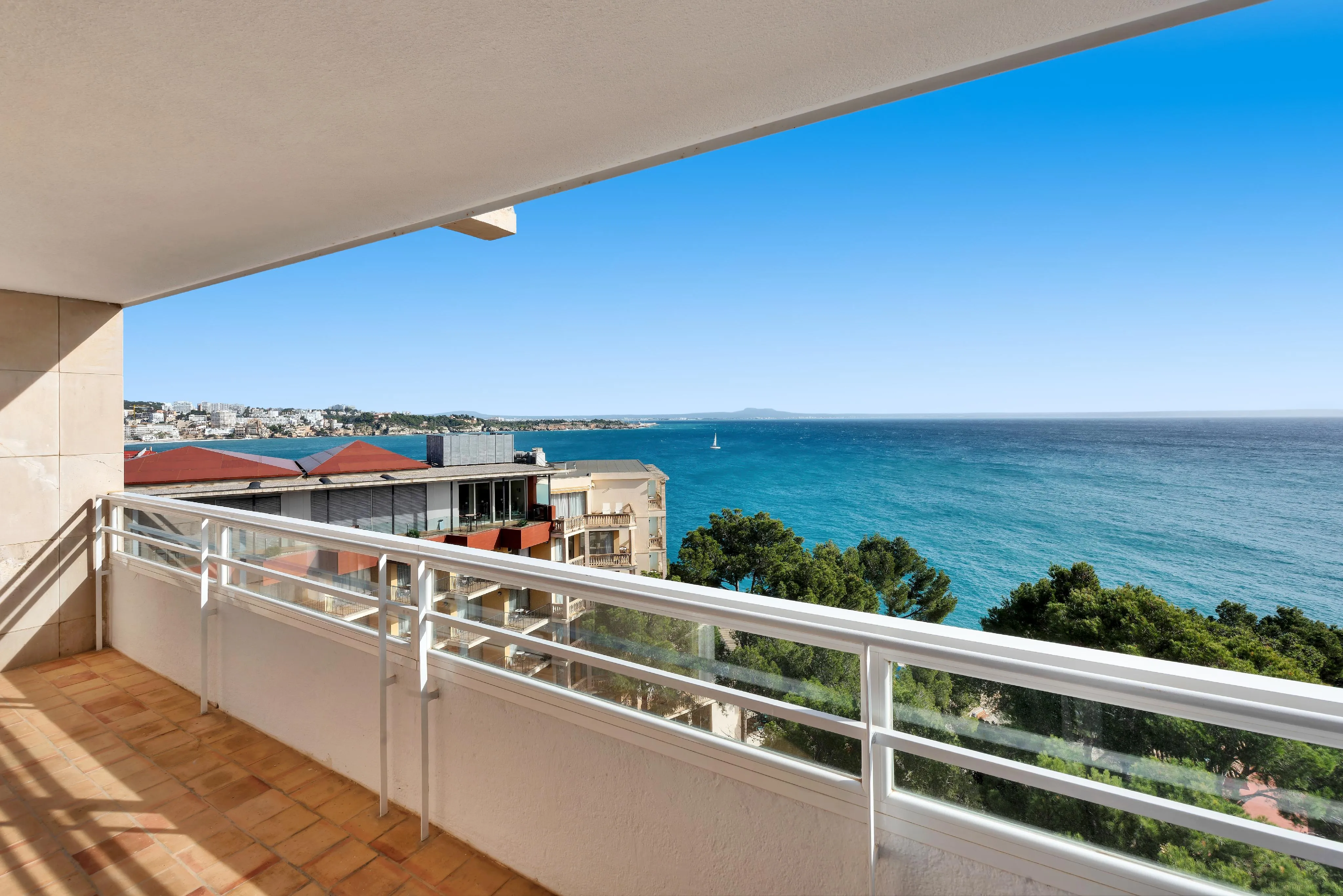 Seaview Apartment in Illetas-14