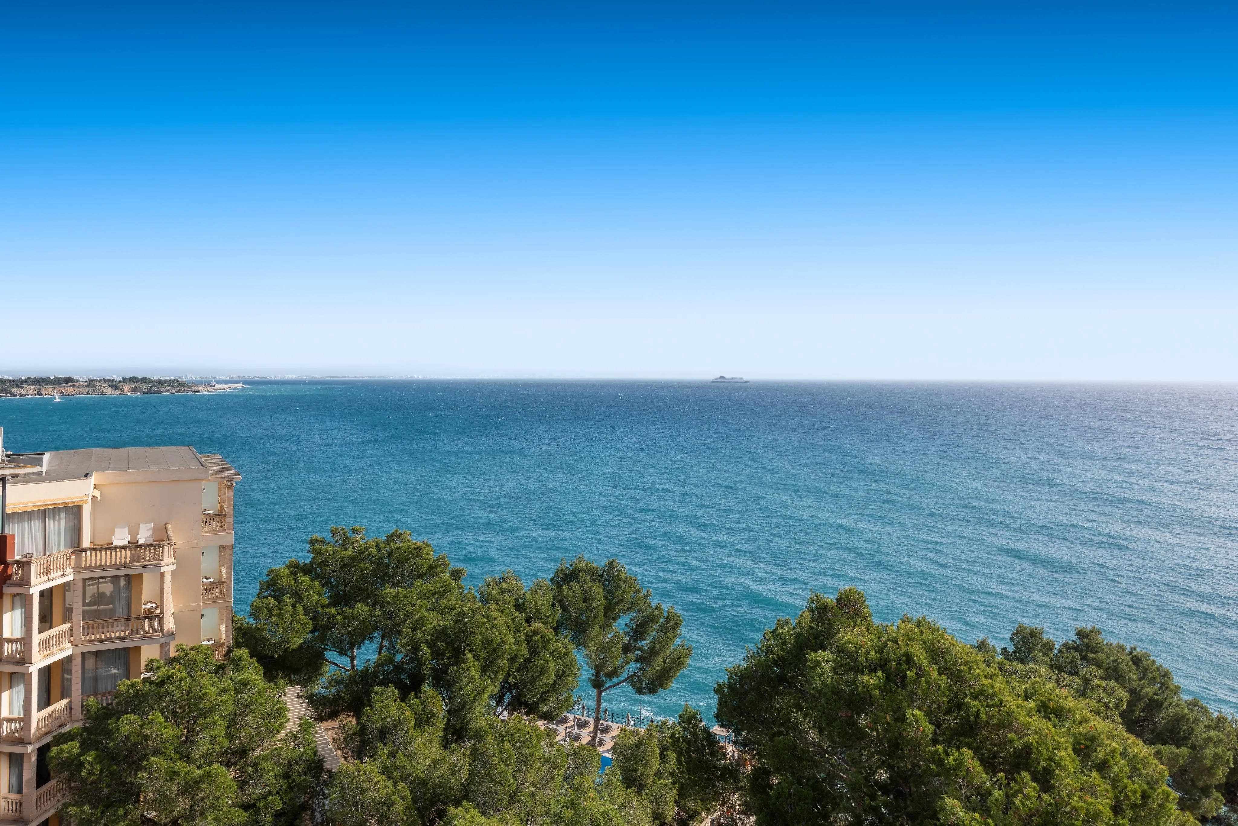 Seaview Apartment in Illetas-16