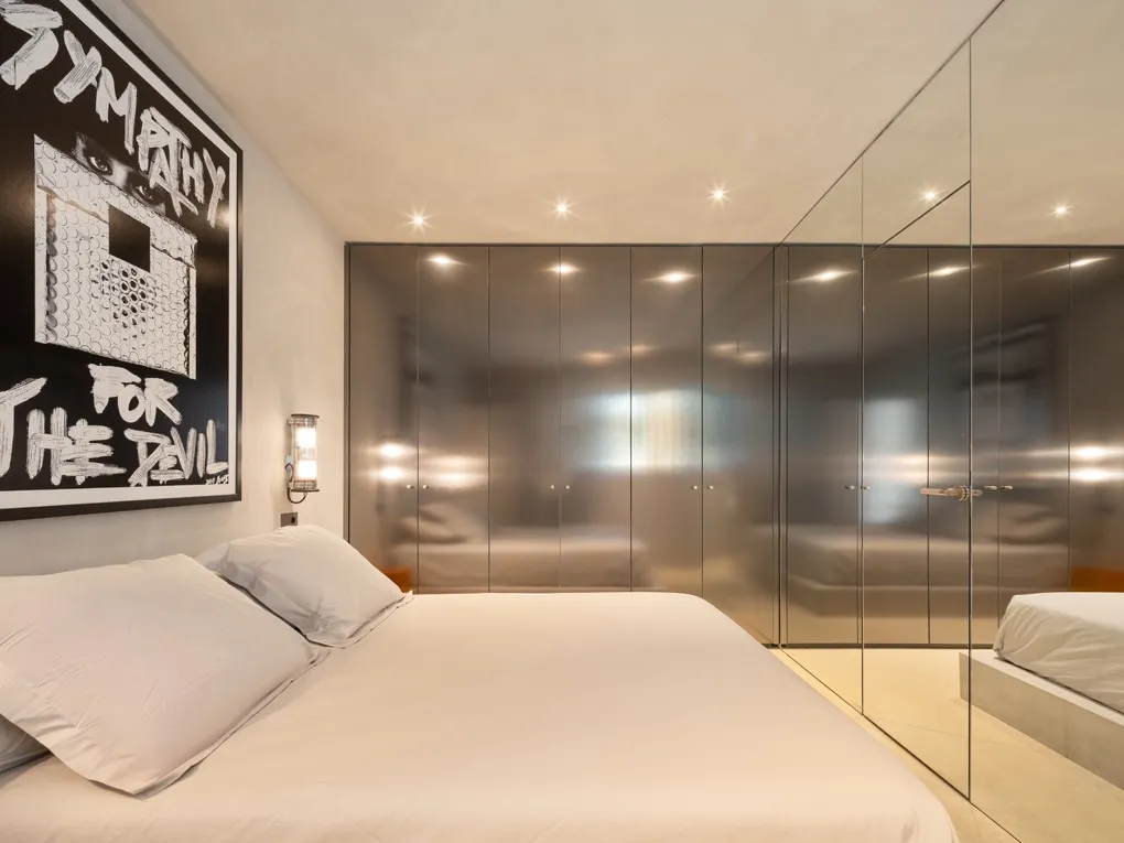 Unik designerbygning ved siden af marinaen-6