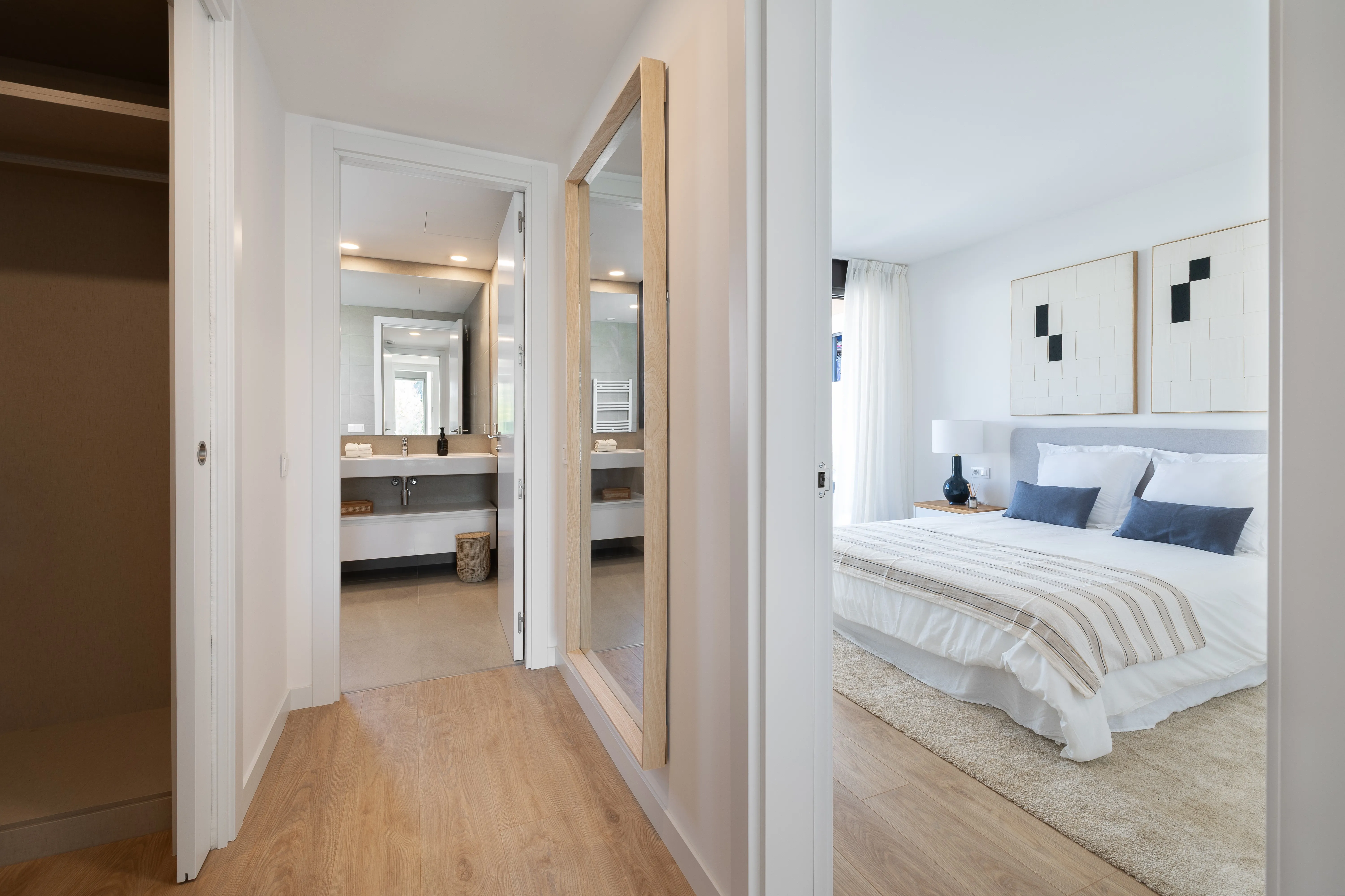 Nybygget halvt fritliggende hus med pool i Puig de Ros-9