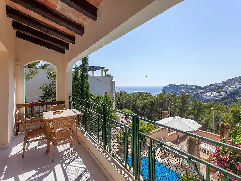Villa mediterranea vista mare con appartamenti per gli ospiti-3