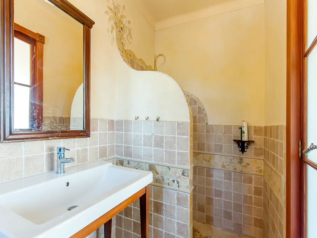 Villa mediterranea vista mare con appartamenti per gli ospiti-9