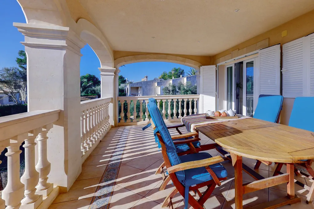 Villa mit Meerblick und Vermietlizenz-6