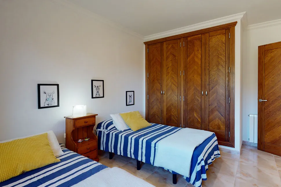 Villa mit Meerblick und Vermietlizenz-14