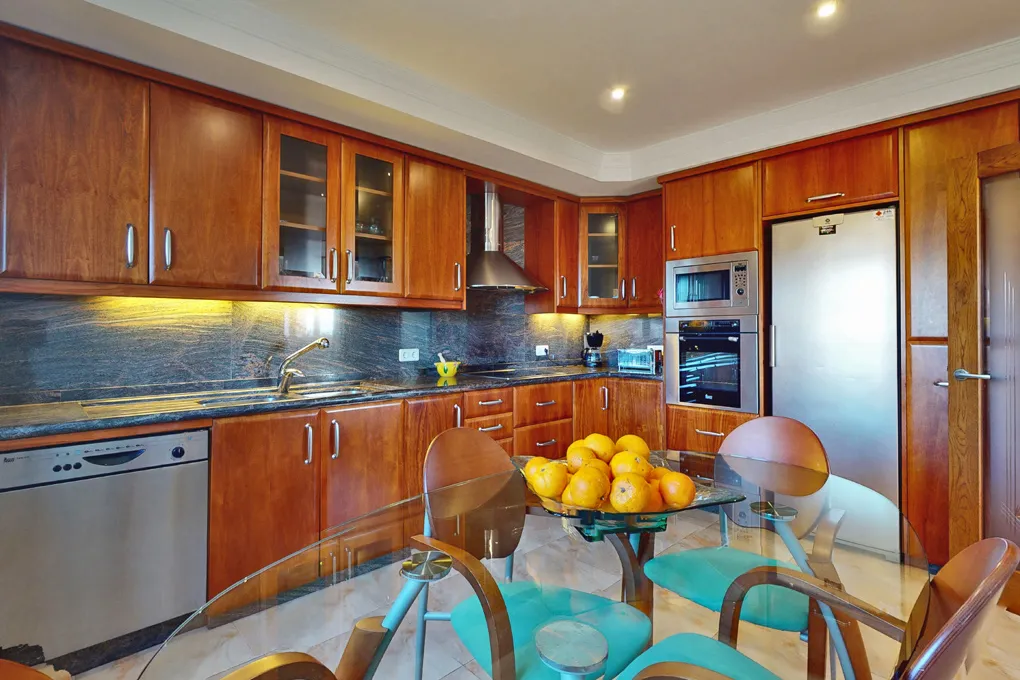 Villa de alta calidad con vistas al mar y ETV-8