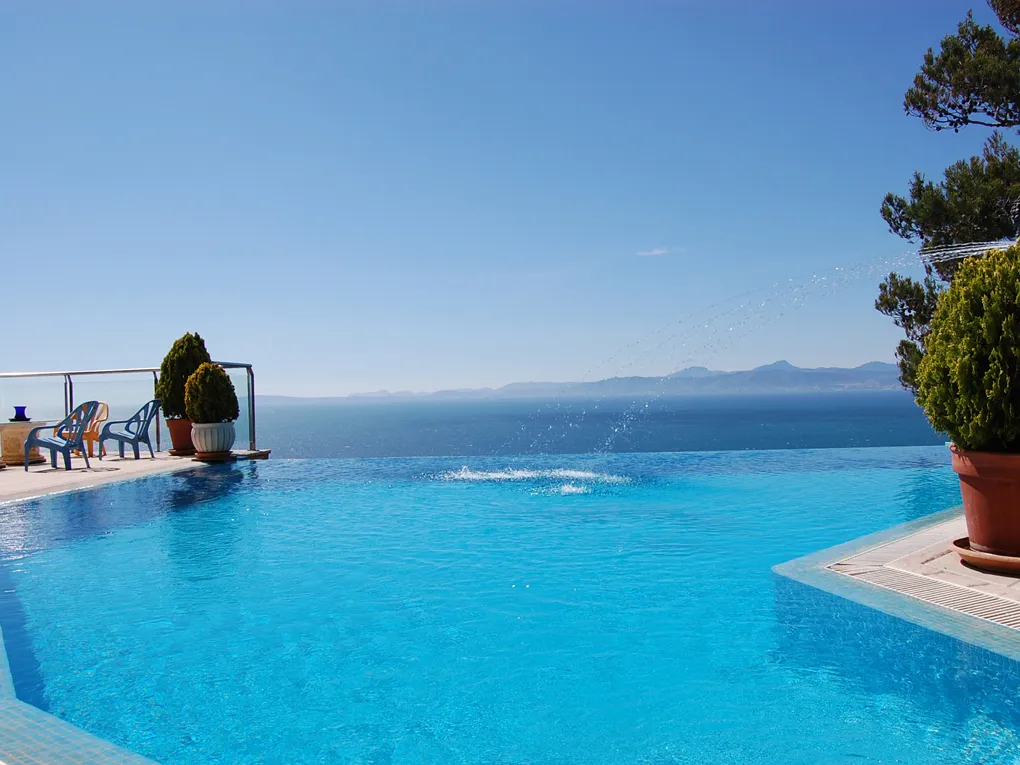 Frontline-villa med ETV i Bahía Azul-1