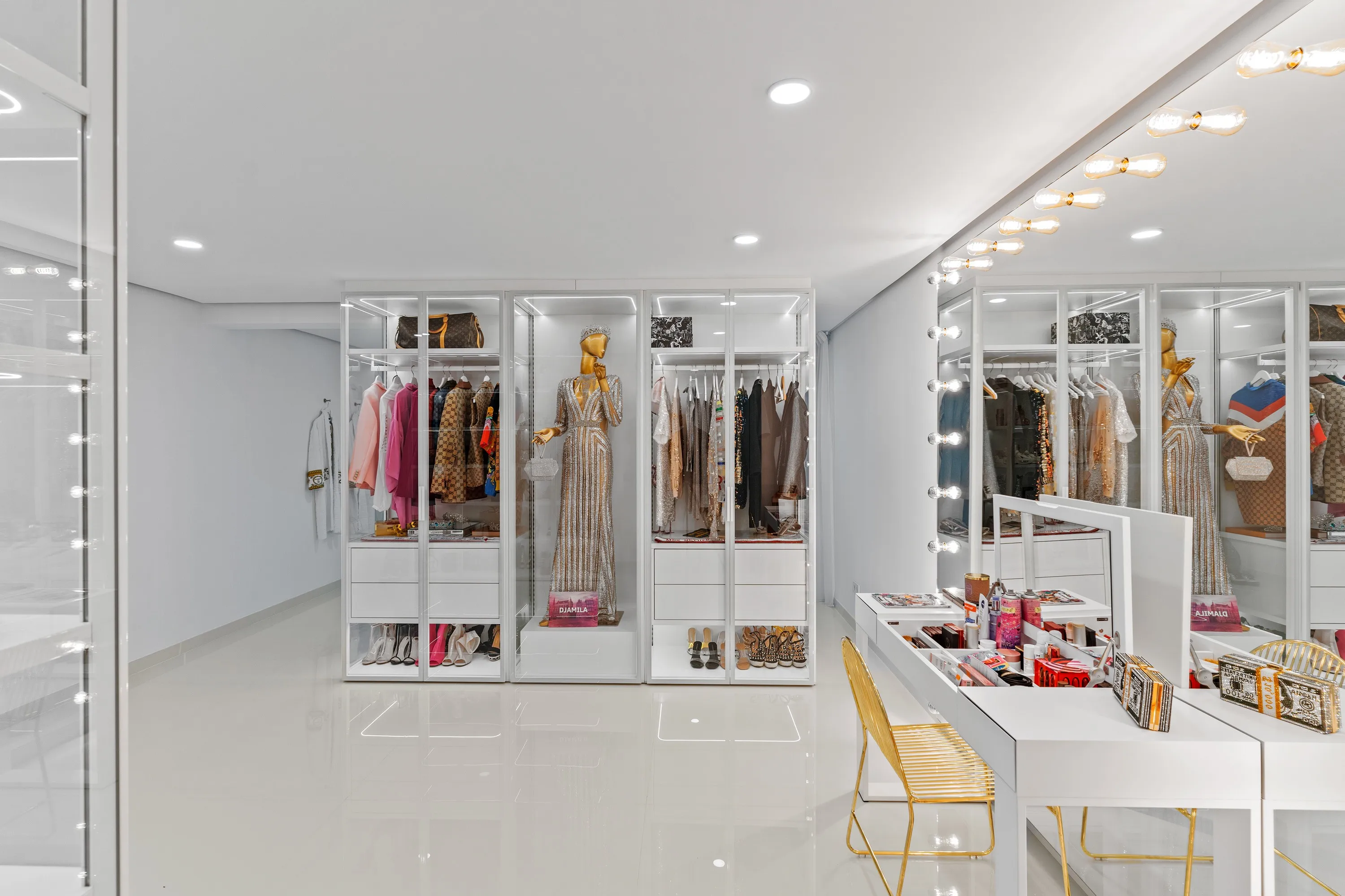 Villa neoclassica di design con vista sul mare-11